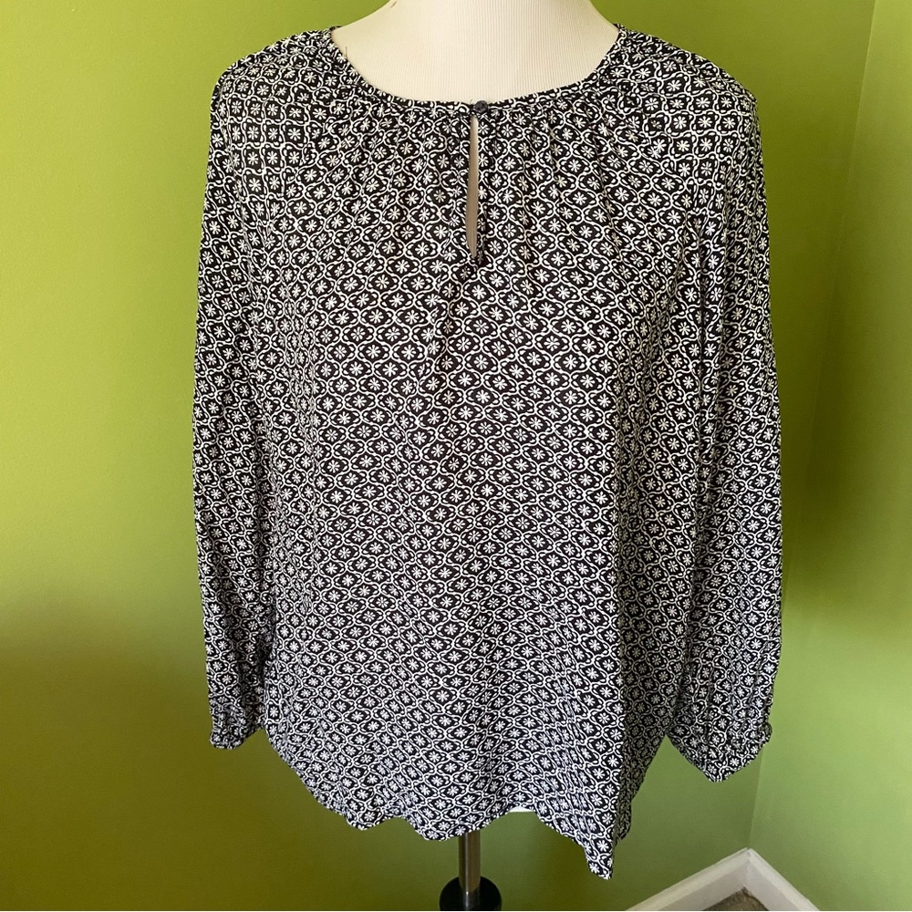 Old Navy Black & White Block Print Peasant Blouse
